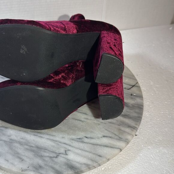 pre-owned Lane Bryant Crushed Velvet Bootie size 9 - Picture 8 of 8